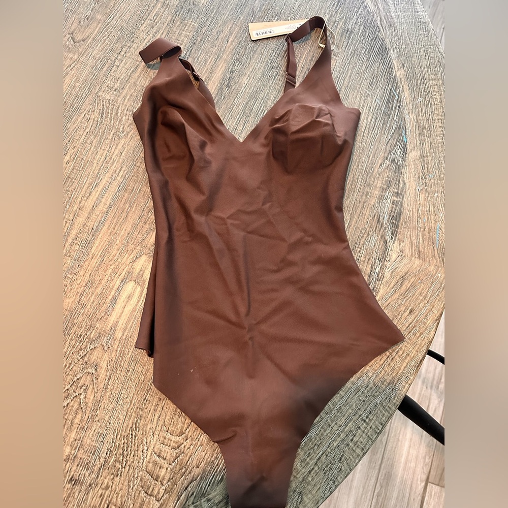 SKIMS Body Plunge Bodysuit Size M